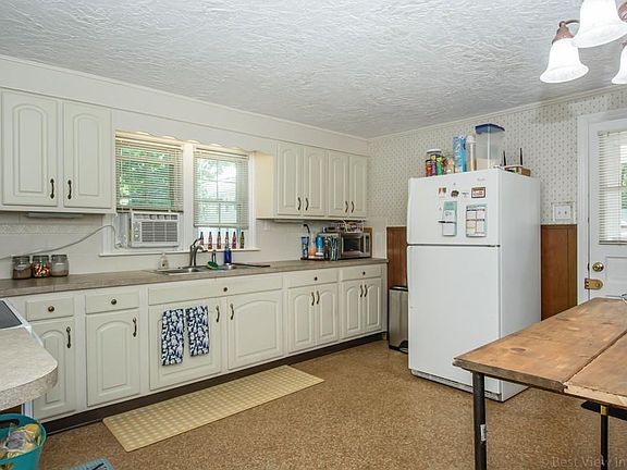 2nd image of 163 Dana Ave
