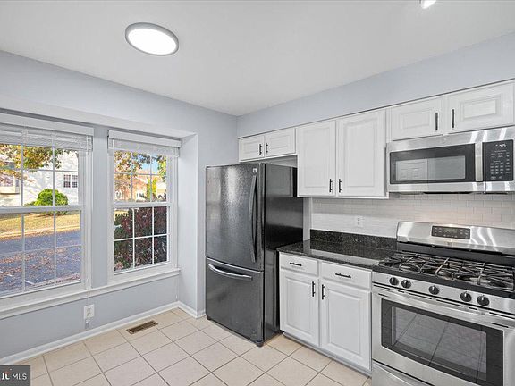 3rd image of 6584 Kelsey Point Cir