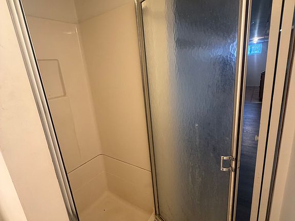 5th image of 1097 Pontiac Ave #1