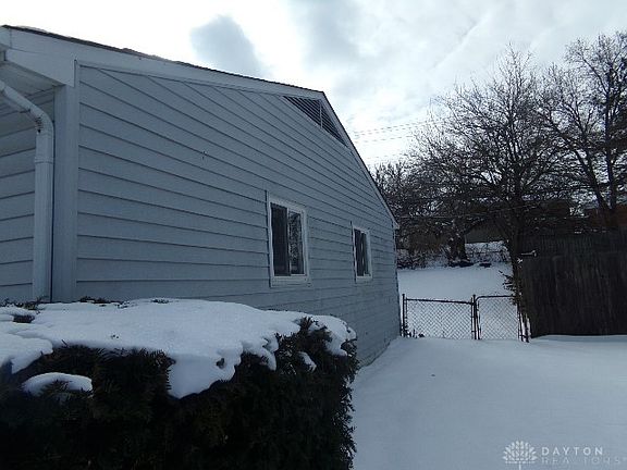 5th image of 215 Smalley Blvd