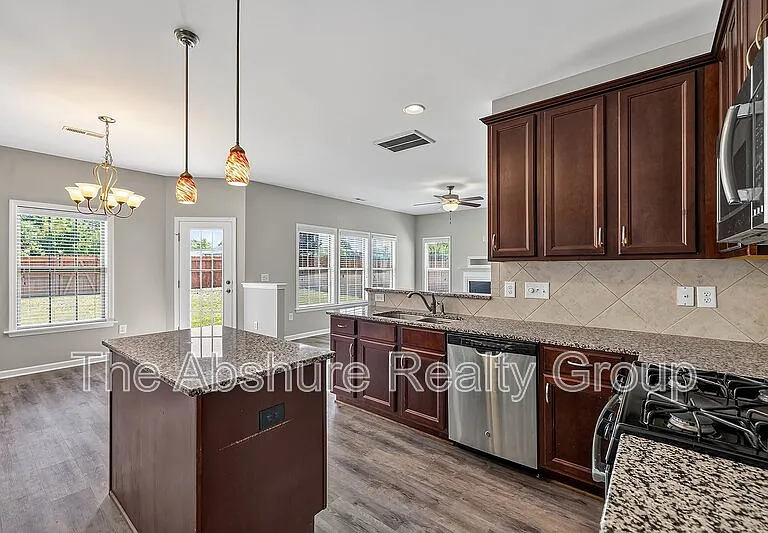 609 Timber Mdw — Photo 16