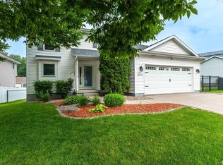 2613 Revo Rd, Davenport, IA 52806