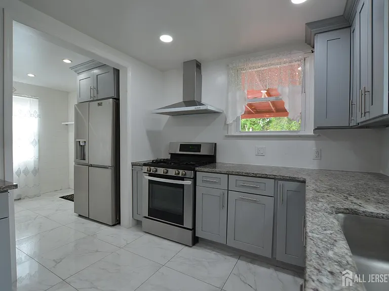 259 Main St — Photo 15