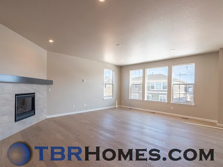 9521 Market Dr — Photo 4