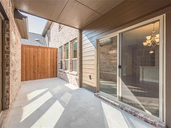 4th image of 317 Tottenham Ct