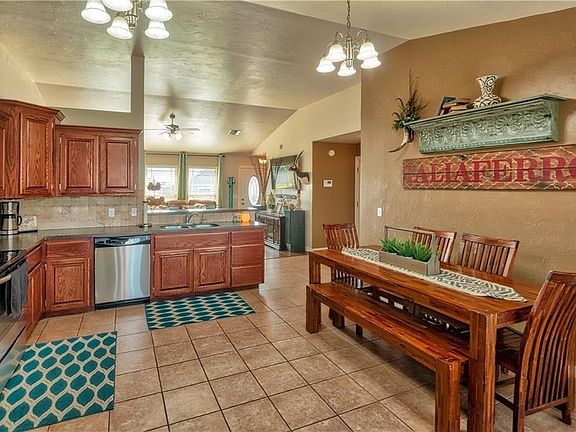 3rd image of 104 Woodridge