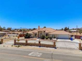 15370 Navajo Rd, Apple Valley, CA 92307