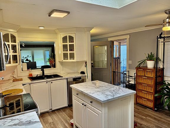5th image of 3300 Horn St #57
