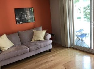 27 Shadowbrook Ln APT 15, Milford, MA 01757