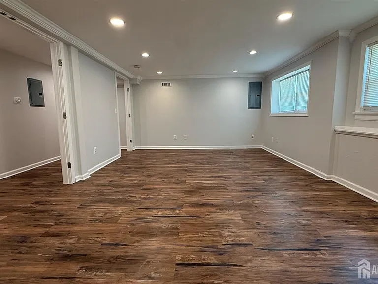 56 Grace Dr — Photo 16