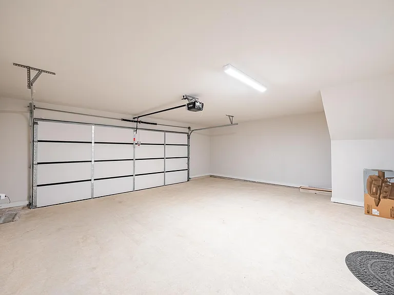 220 John Webster St — Photo 37