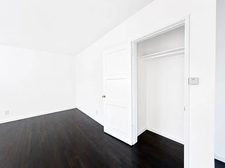 2106C Delaware Ave — Photo 15