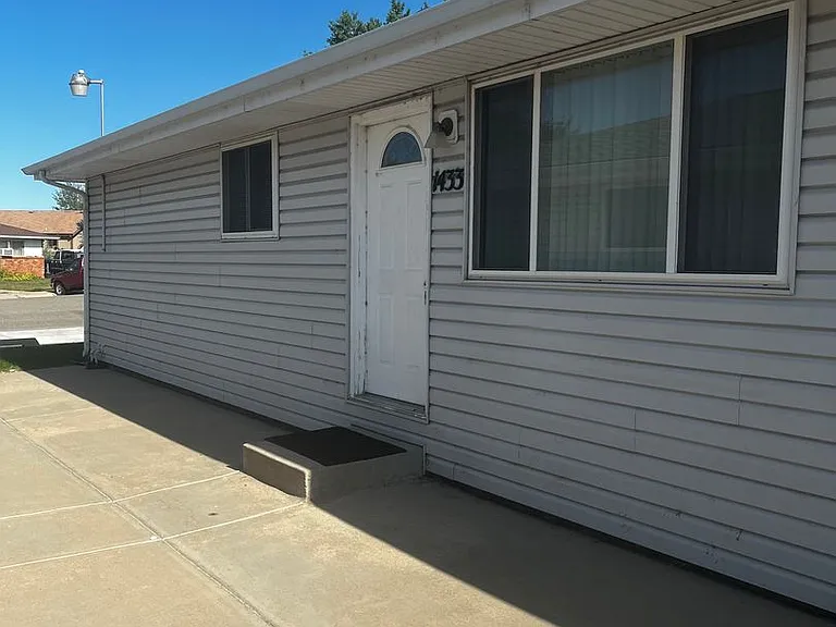 1433 Juliana Ct — Photo 2