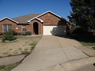 1006 Warren Dr, Forney, TX