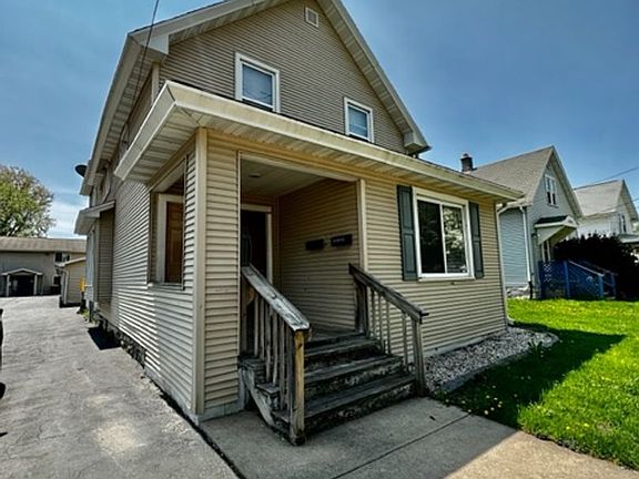 3rd image of 1152 Stuart St