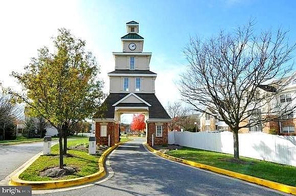 1st image of 6620 Lake Park Dr #3C