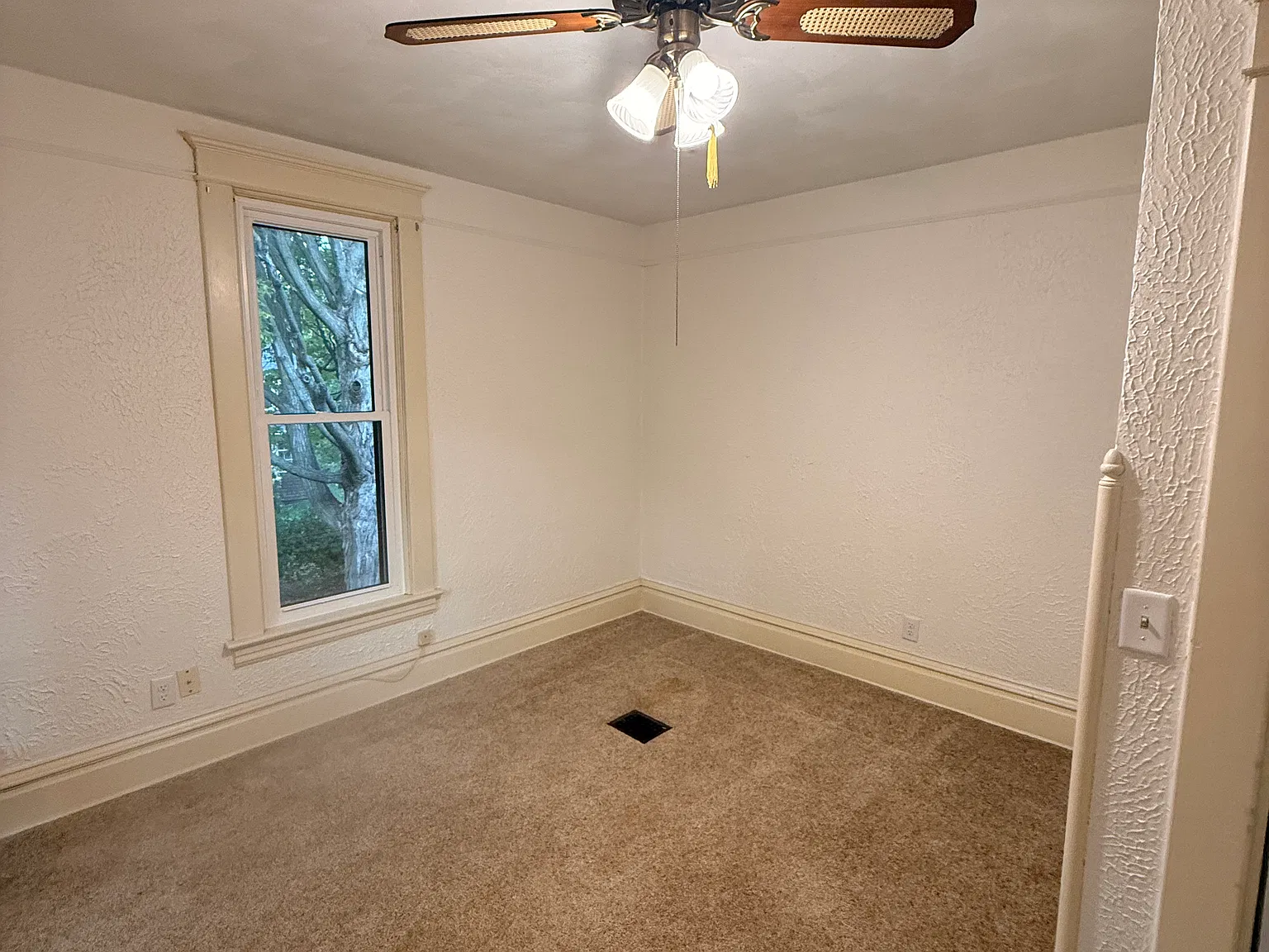 2 bed, 1200 sqft, $1,600 — Photo 3
