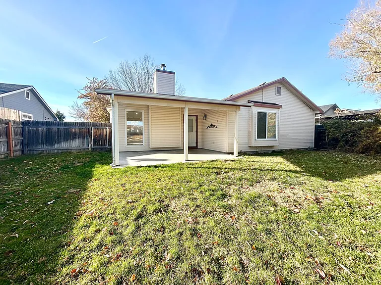 4650 N Date Palm Ave — Photo 29
