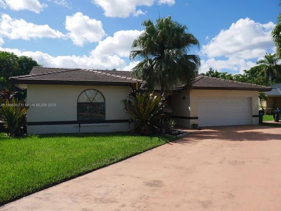 10420 SW 160th Ct, Miami, FL 33196