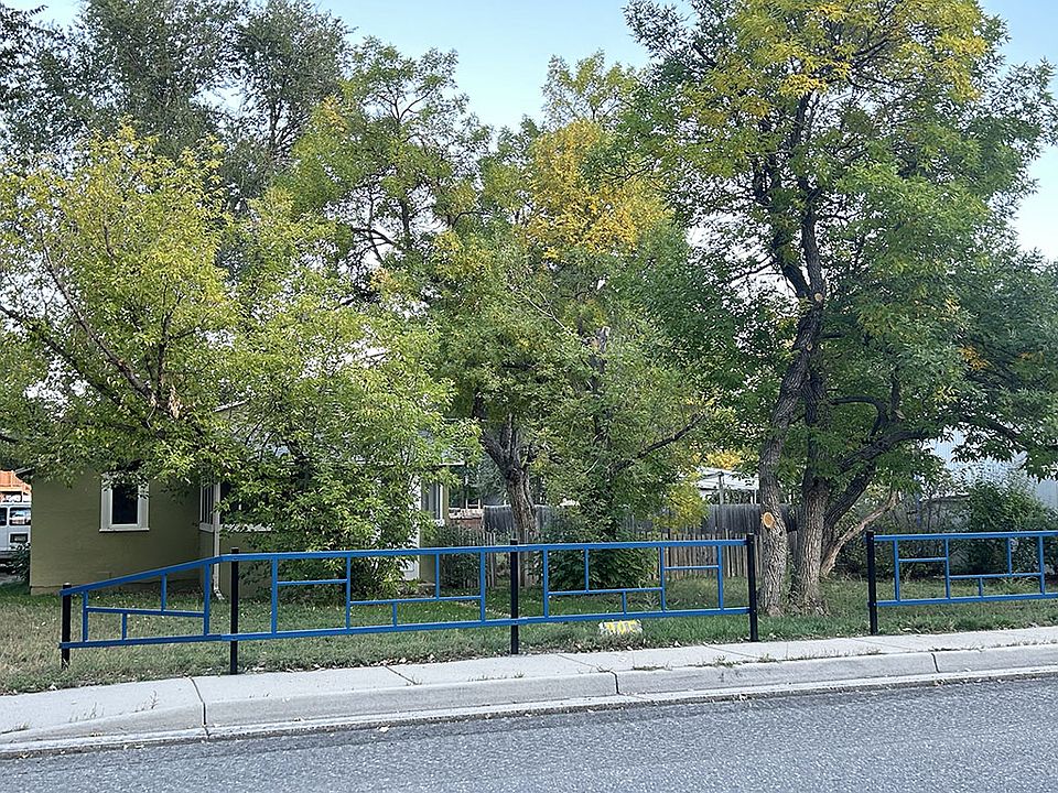 1st image of 385 Holbrook St