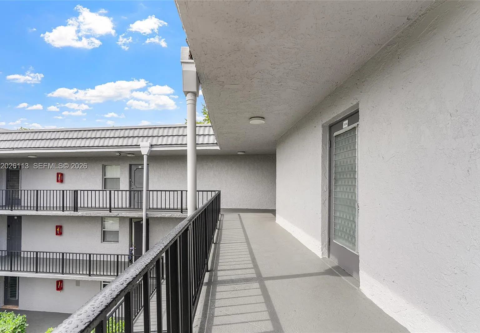 Lime Bay Condominium 5 — Photo 4