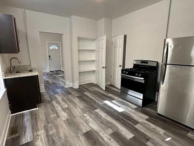 2903 W 25th St #1R — Photo 1
