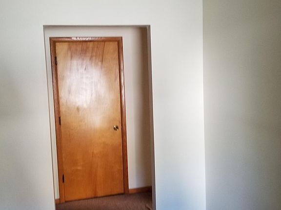 3rd image of 160-64 Van Buren Ave