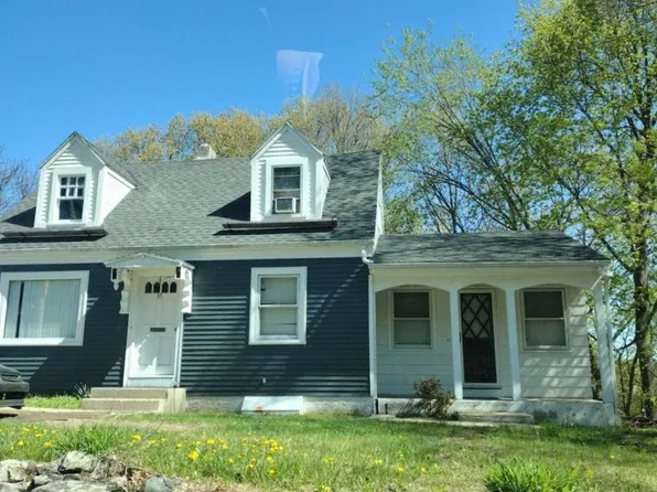 35 Sunset Ave, Providence, RI 02909
