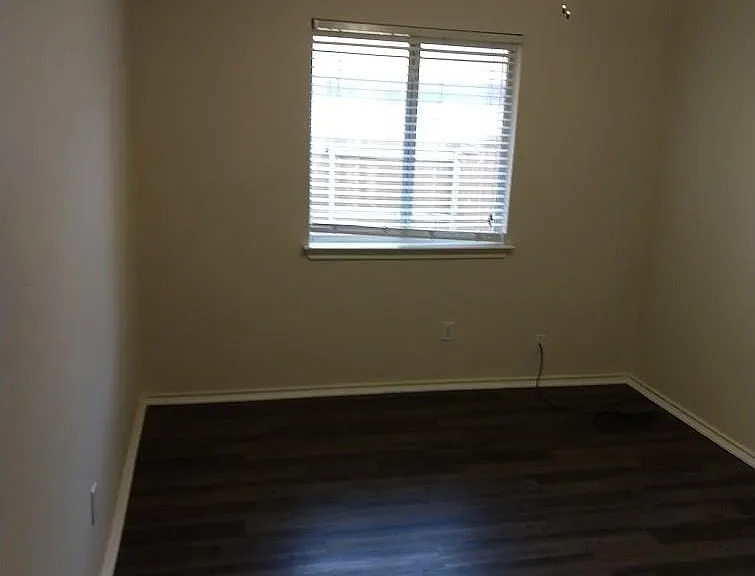 1007 Russwood Cv — Photo 11
