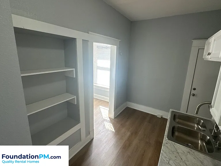 1688 Glenview Ave — Photo 5