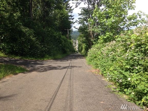 4th image of 1708 21st St SE