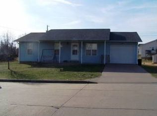 706 N Smith St, Perryville, MO 63775