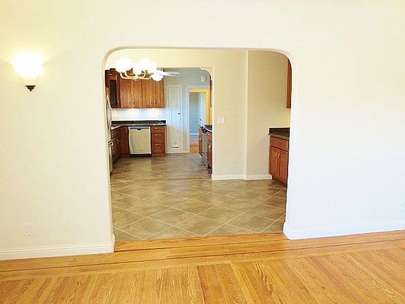 FORMAL DINING