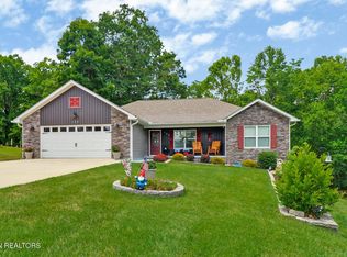 126 Russell Ln, Crossville, TN 38555