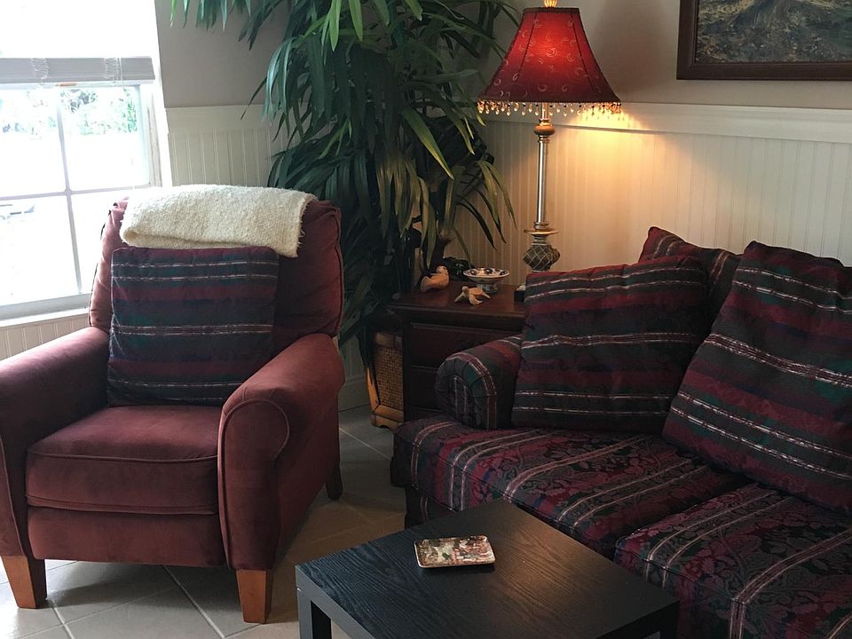 1st image of 9391 SE Parkway Dr APT 7