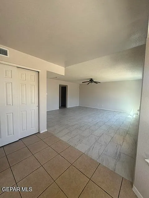 3 bed, 2.5 bath, 2057 sqft, $1,825 — Photo 3