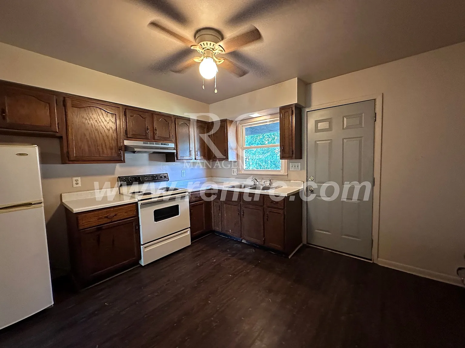 2 bed, 850 sqft, $525 — Photo 2