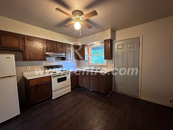 2nd image of 802G Bryan Ave