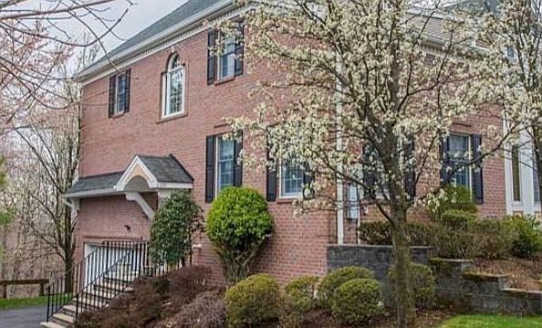 2nd image of 131 Spring Hill Cir