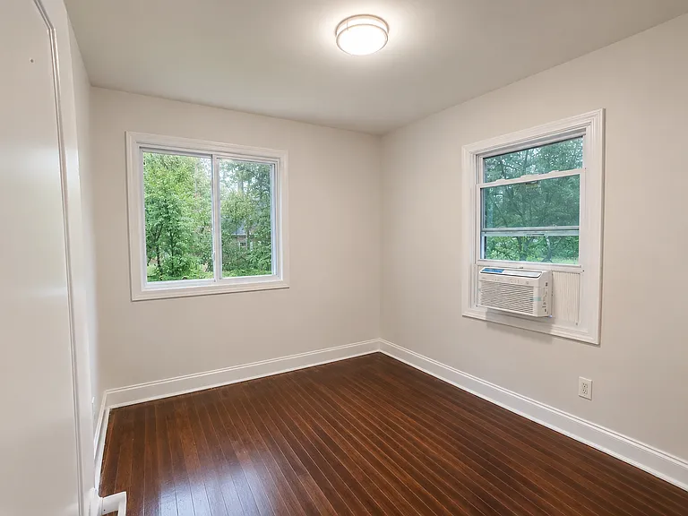 3849 Lyons St — Photo 16