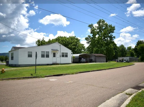 11 Cumberland Ave, Pikeville, TN 37367