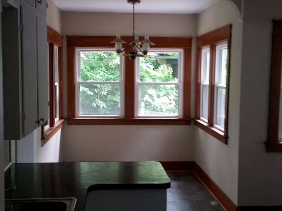 3rd image of 655 Capital Ave NE