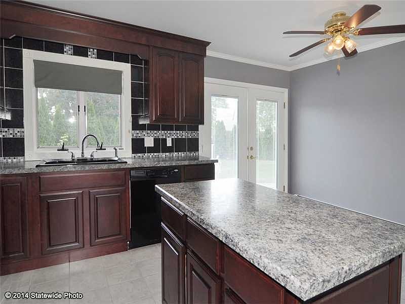 269 Poplar Dr, Cranston, RI 02920 Zillow