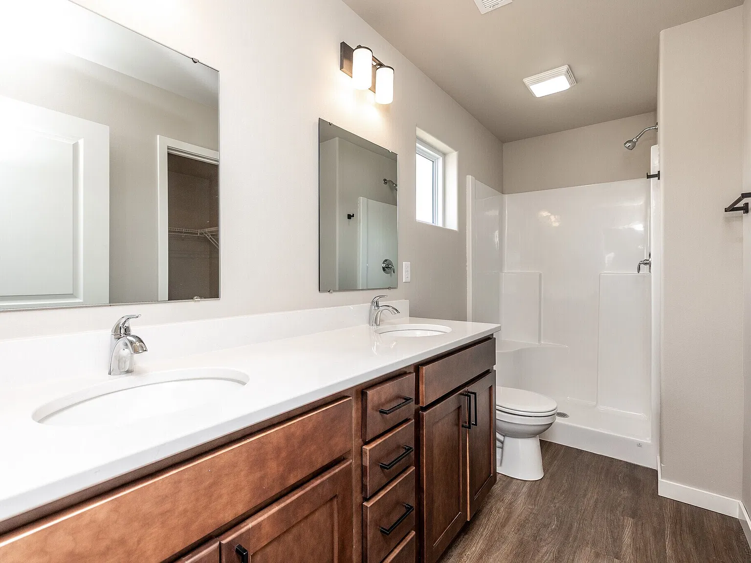 2 bed, 2.5 bath, 1320 sqft, $1,675 — Photo 2