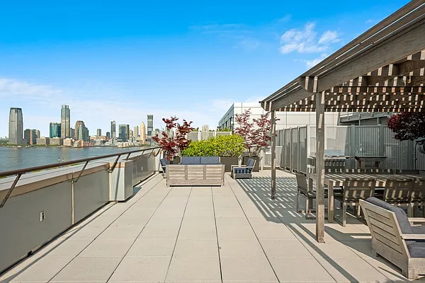 Rented by Corcoran | media 27