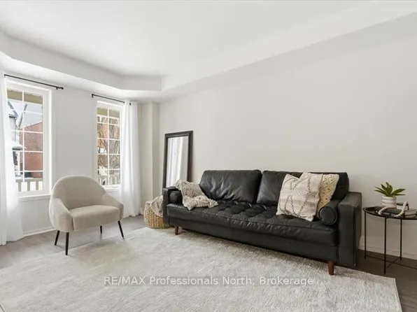 98 Roxton Rd, Oakville, ON L6H 6V4