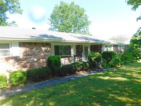 2nd image of 1355 S Paradise Ln