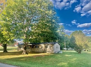 5 Church Ln, Fayetteville, TN 37334