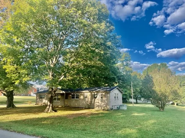 5 Church Ln, Fayetteville, TN 37334