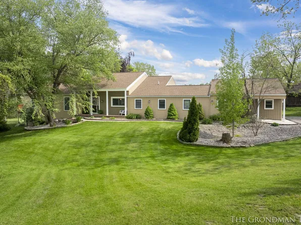 1300 Four Mile Rd NW, Grand Rapids, MI 49544